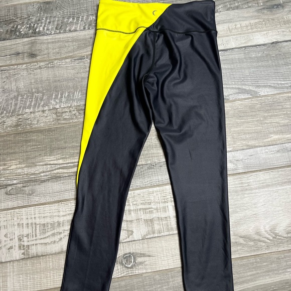 Zyia NeonYellow Metallic Legging’s 8-10 - Picture 9 of 10